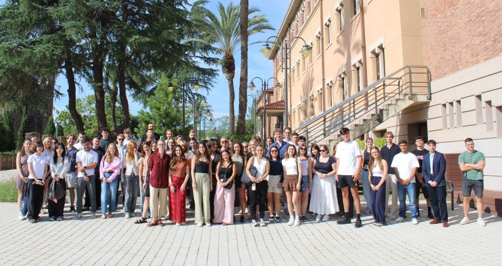 Un centenar de estudiantes internacionales inician su estancia en la Universitat